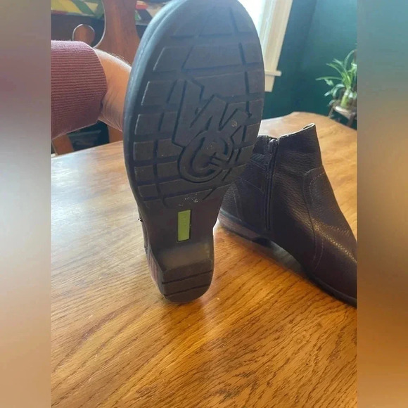 WALKING Cradles Ender Bootie: Brown Tumbled Leather, 8.5 Narrow Like New Bin D - Picture 5 of 8